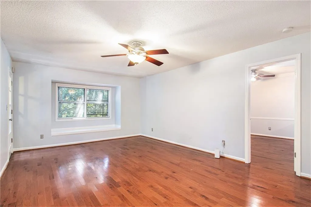 6851 Roswell Road Ne Unit M19, Sandy Springs, Georgia 30328, 4 Bedrooms Bedrooms, ,2 BathroomsBathrooms,Residential,Sold,6851 Roswell Road Ne Unit M19,7236710