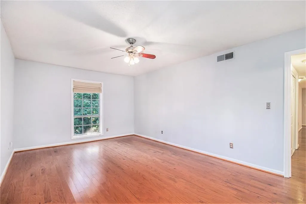 6851 Roswell Road Ne Unit M19, Sandy Springs, Georgia 30328, 4 Bedrooms Bedrooms, ,2 BathroomsBathrooms,Residential,Sold,6851 Roswell Road Ne Unit M19,7236710