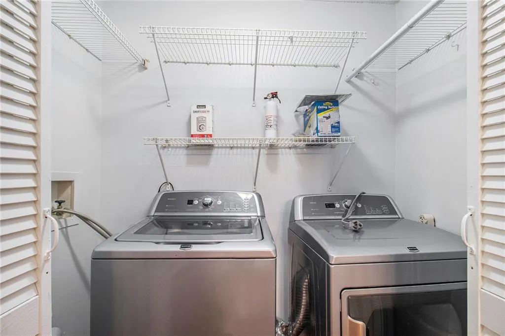 6851 Roswell Road Ne Unit M19, Sandy Springs, Georgia 30328, 4 Bedrooms Bedrooms, ,2 BathroomsBathrooms,Residential,Sold,6851 Roswell Road Ne Unit M19,7236710