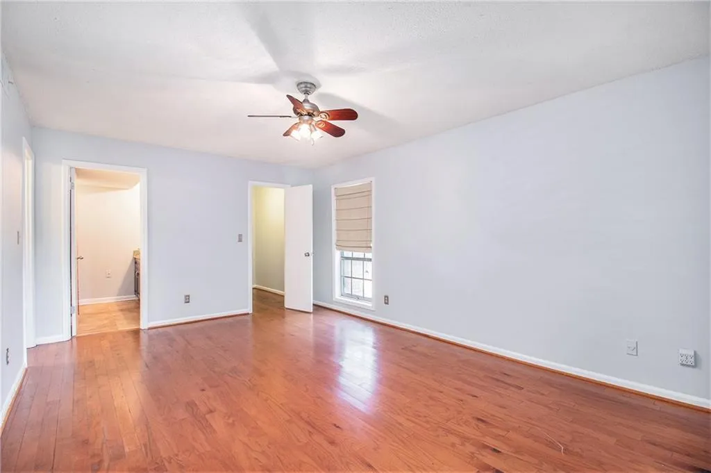 6851 Roswell Road Ne Unit M19, Sandy Springs, Georgia 30328, 4 Bedrooms Bedrooms, ,2 BathroomsBathrooms,Residential,Sold,6851 Roswell Road Ne Unit M19,7236710