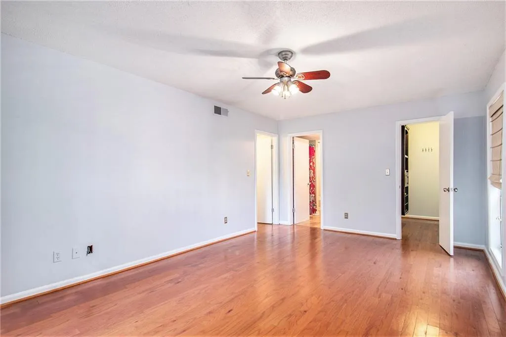 6851 Roswell Road Ne Unit M19, Sandy Springs, Georgia 30328, 4 Bedrooms Bedrooms, ,2 BathroomsBathrooms,Residential,Sold,6851 Roswell Road Ne Unit M19,7236710