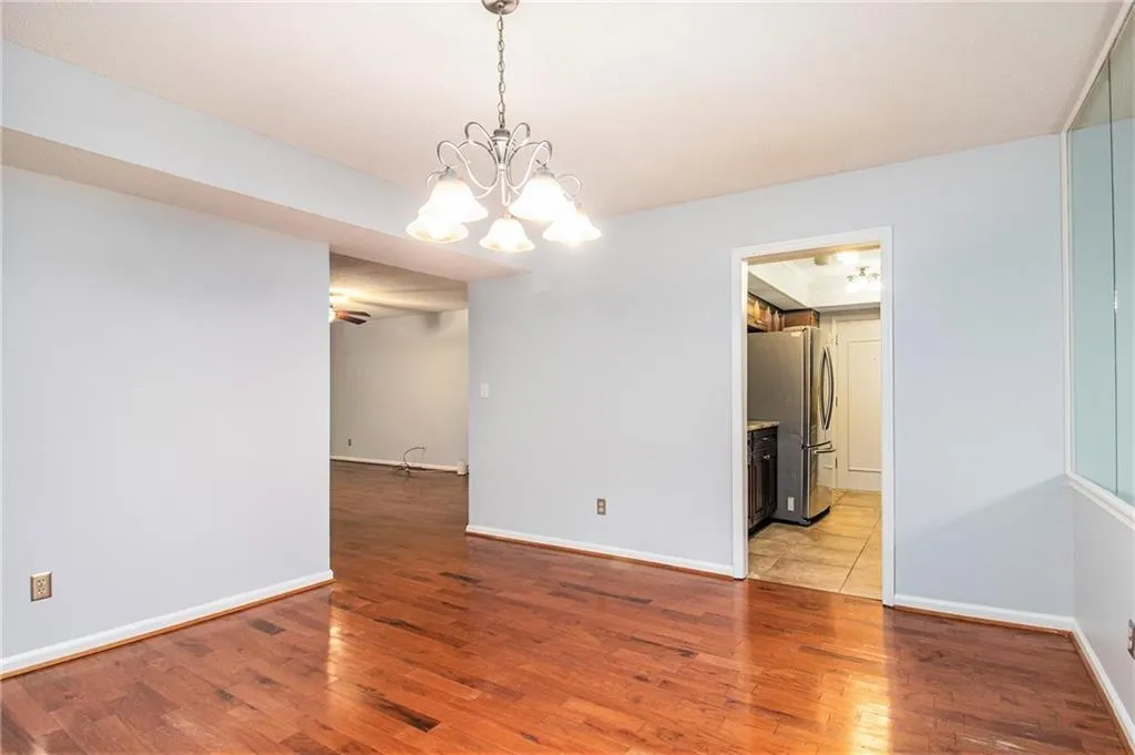 6851 Roswell Road Ne Unit M19, Sandy Springs, Georgia 30328, 4 Bedrooms Bedrooms, ,2 BathroomsBathrooms,Residential,Sold,6851 Roswell Road Ne Unit M19,7236710