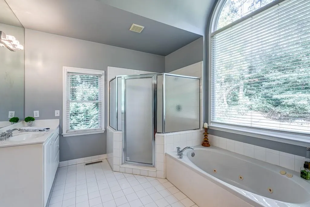 315 Hunting View Court, Sandy Springs, Georgia 30328, 5 Bedrooms Bedrooms, ,4 BathroomsBathrooms,Residential,Sold,315 Hunting View Court,5924395