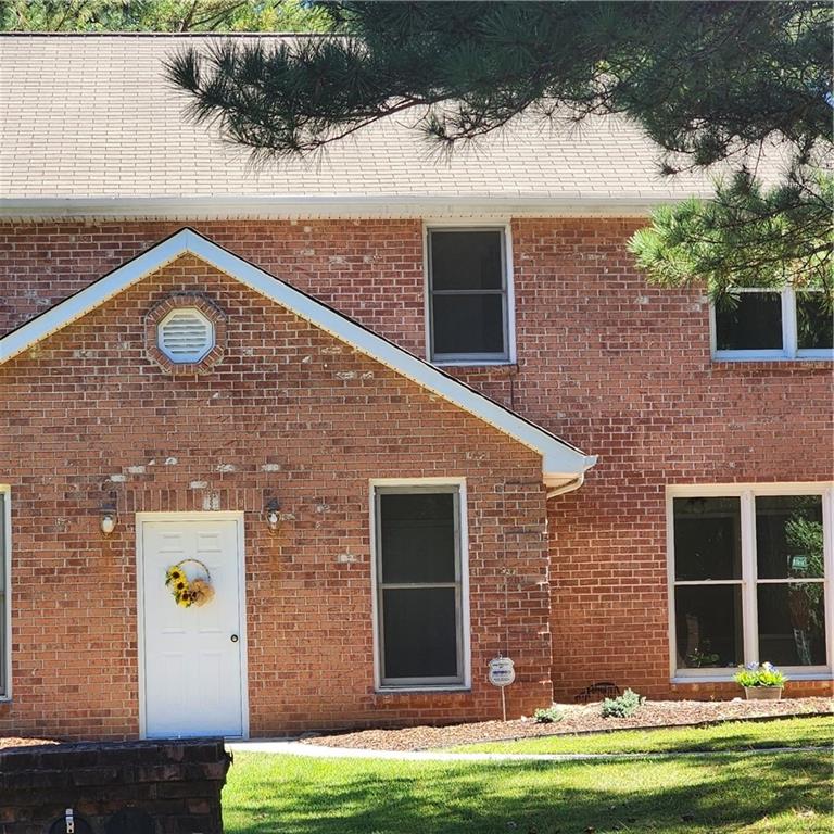 8863 Carroll Manor Drive, Sandy Springs, Georgia 30350, 3 Bedrooms Bedrooms, ,2 BathroomsBathrooms,Residential,Sold,8863 Carroll Manor Drive,7277980