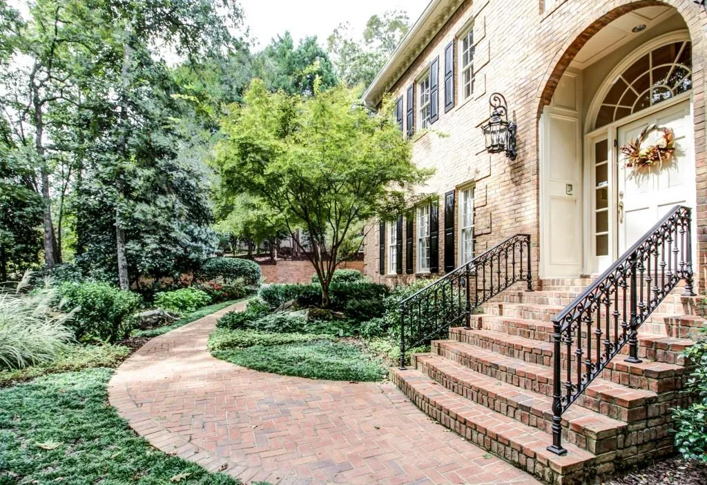 2905 Coles Way, Sandy Springs, Georgia 30350, 5 Bedrooms Bedrooms, ,4 BathroomsBathrooms,Residential,Sold,2905 Coles Way,5604325