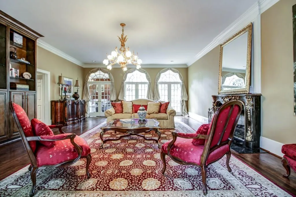 2905 Coles Way, Sandy Springs, Georgia 30350, 5 Bedrooms Bedrooms, ,4 BathroomsBathrooms,Residential,Sold,2905 Coles Way,5604325