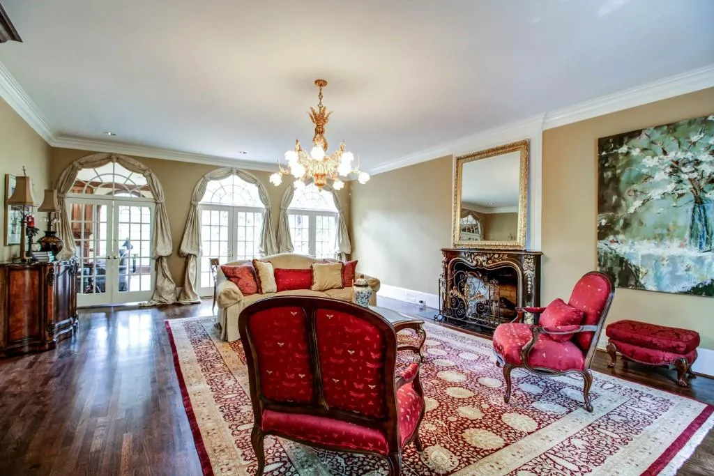 2905 Coles Way, Sandy Springs, Georgia 30350, 5 Bedrooms Bedrooms, ,4 BathroomsBathrooms,Residential,Sold,2905 Coles Way,5604325