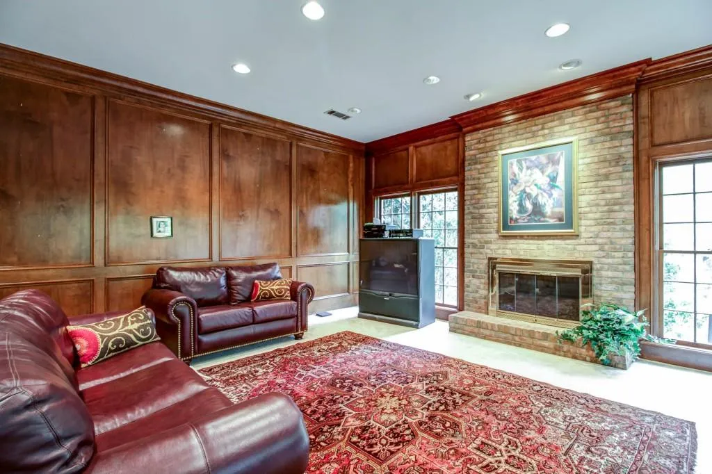2905 Coles Way, Sandy Springs, Georgia 30350, 5 Bedrooms Bedrooms, ,4 BathroomsBathrooms,Residential,Sold,2905 Coles Way,5604325