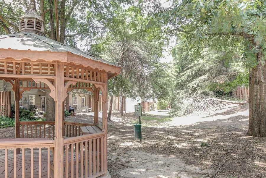 1204 Masons Creek Circle, Sandy Springs, Georgia 30350, 2 Bedrooms Bedrooms, ,2 BathroomsBathrooms,Residential,Sold,1204 Masons Creek Circle,5637316