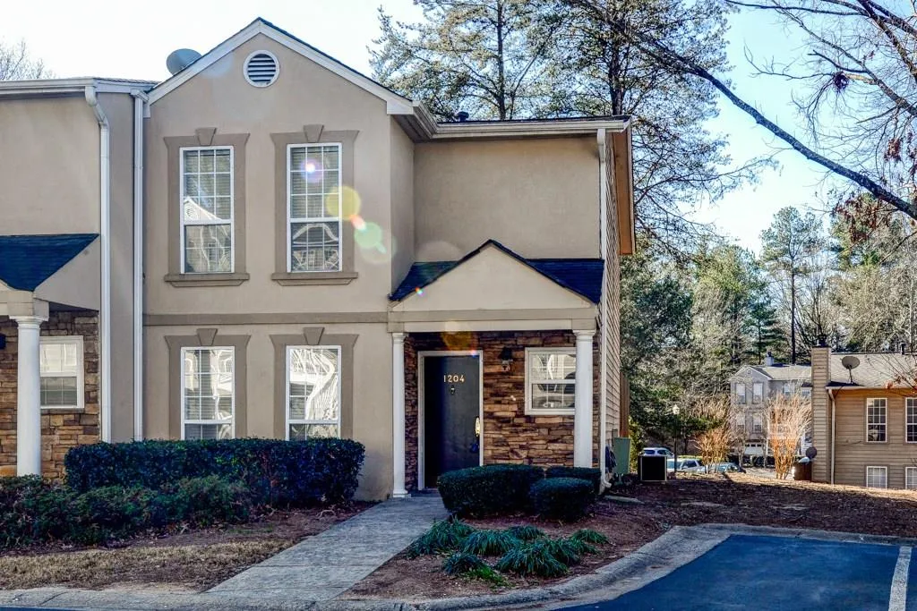 1204 Masons Creek Circle, Sandy Springs, Georgia 30350, 2 Bedrooms Bedrooms, ,2 BathroomsBathrooms,Residential,Sold,1204 Masons Creek Circle,5637316