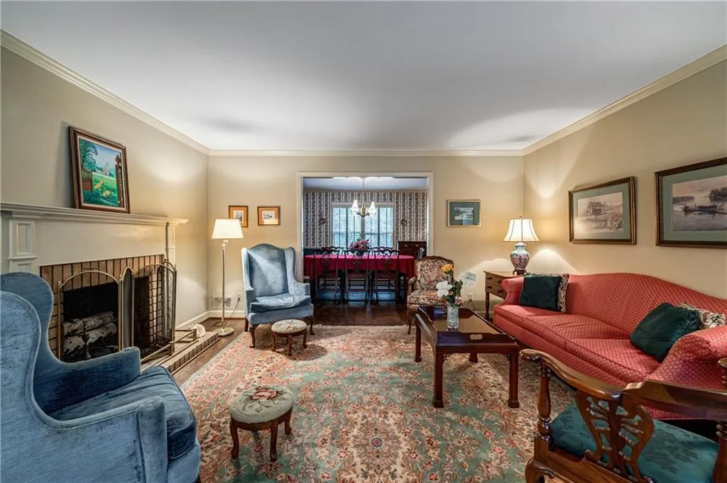 6205 Aberdeen Drive, Sandy Springs, Georgia 30328, 4 Bedrooms Bedrooms, ,3 BathroomsBathrooms,Residential,Sold,6205 Aberdeen Drive,6751986