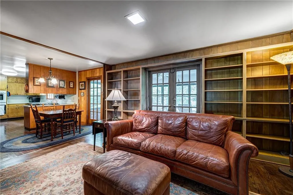 6205 Aberdeen Drive, Sandy Springs, Georgia 30328, 4 Bedrooms Bedrooms, ,3 BathroomsBathrooms,Residential,Sold,6205 Aberdeen Drive,6751986
