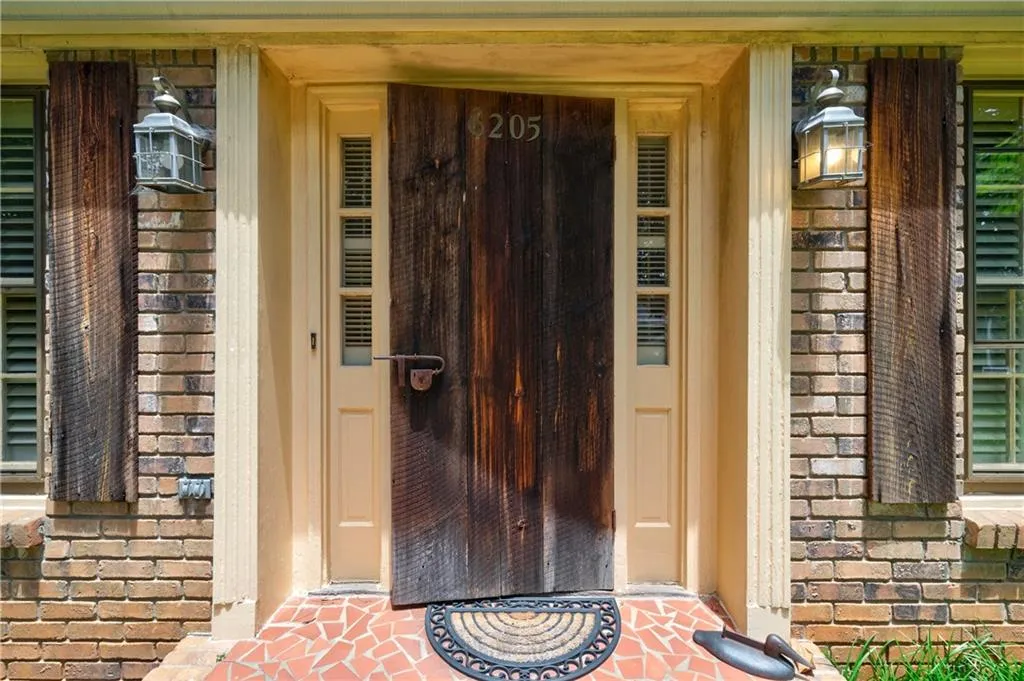 6205 Aberdeen Drive, Sandy Springs, Georgia 30328, 4 Bedrooms Bedrooms, ,3 BathroomsBathrooms,Residential,Sold,6205 Aberdeen Drive,6751986