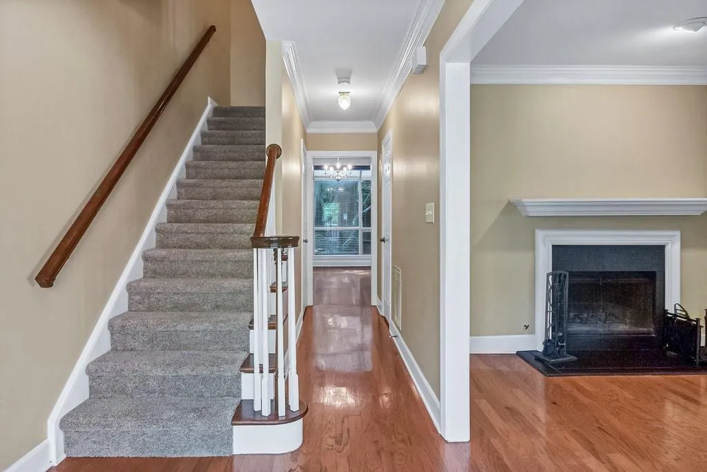 7500 Roswell Road Unit 33, Sandy Springs, Georgia 30350, 2 Bedrooms Bedrooms, ,2 BathroomsBathrooms,Residential,Sold,7500 Roswell Road Unit 33,6862366