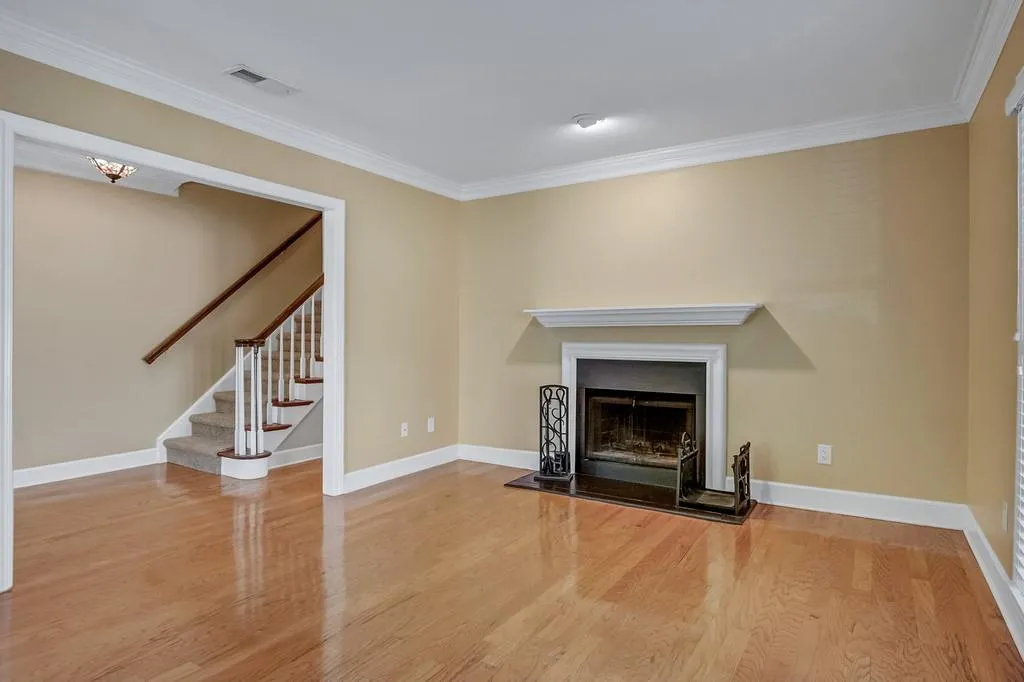 7500 Roswell Road Unit 33, Sandy Springs, Georgia 30350, 2 Bedrooms Bedrooms, ,2 BathroomsBathrooms,Residential,Sold,7500 Roswell Road Unit 33,6862366