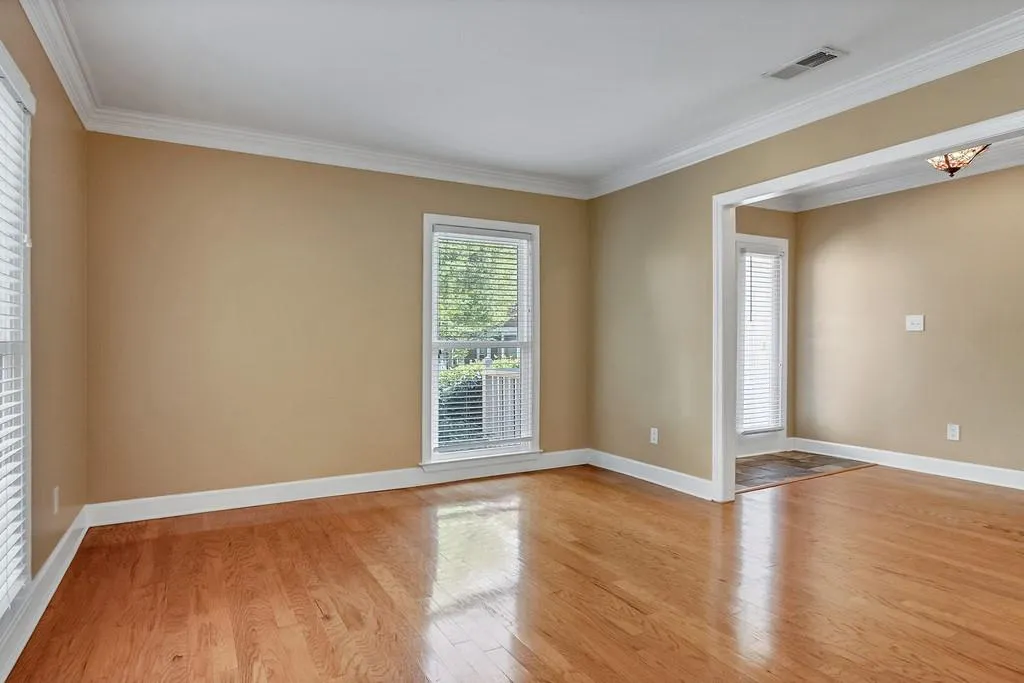 7500 Roswell Road Unit 33, Sandy Springs, Georgia 30350, 2 Bedrooms Bedrooms, ,2 BathroomsBathrooms,Residential,Sold,7500 Roswell Road Unit 33,6862366