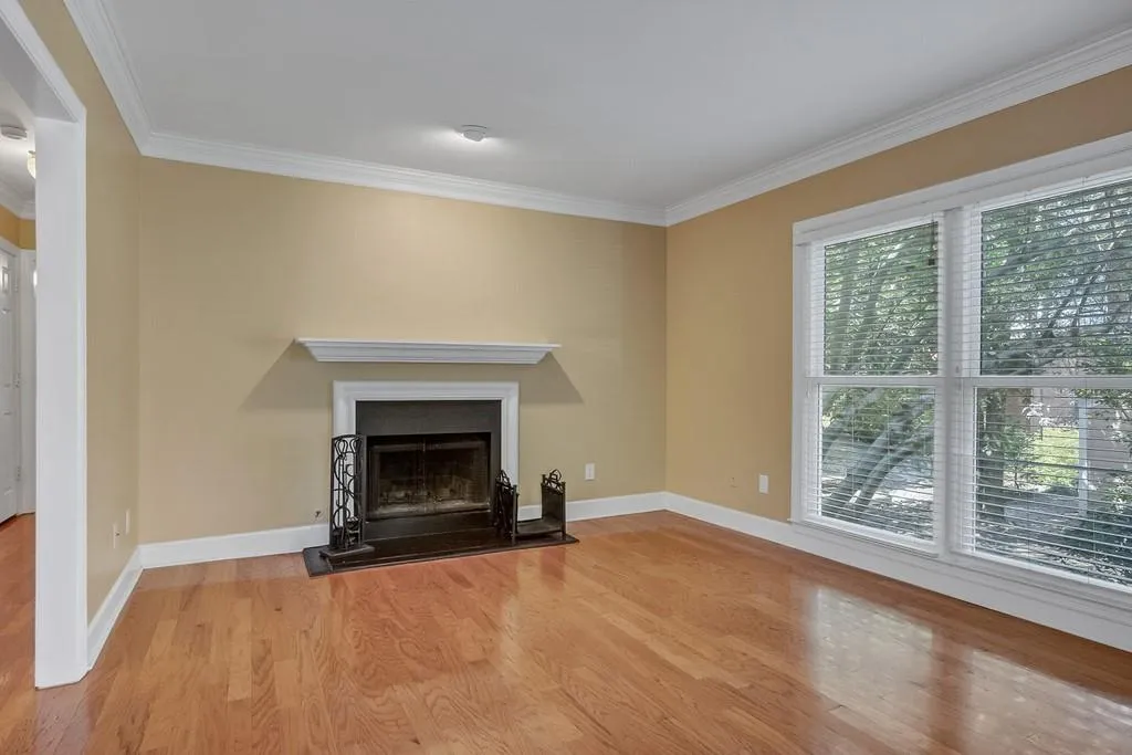 7500 Roswell Road Unit 33, Sandy Springs, Georgia 30350, 2 Bedrooms Bedrooms, ,2 BathroomsBathrooms,Residential,Sold,7500 Roswell Road Unit 33,6862366