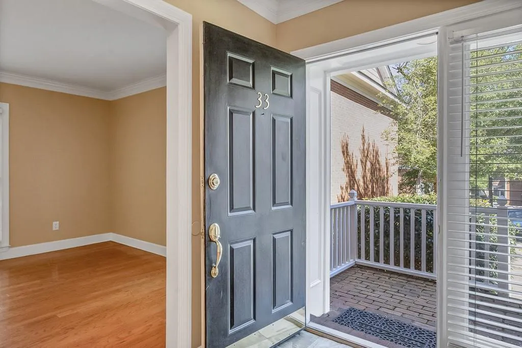 7500 Roswell Road Unit 33, Sandy Springs, Georgia 30350, 2 Bedrooms Bedrooms, ,2 BathroomsBathrooms,Residential,Sold,7500 Roswell Road Unit 33,6862366