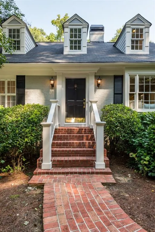 623 Longwood Drive, Atlanta, Georgia 30305, 4 Bedrooms Bedrooms, ,3 BathroomsBathrooms,Residential,Sold,623 Longwood Drive,5910813