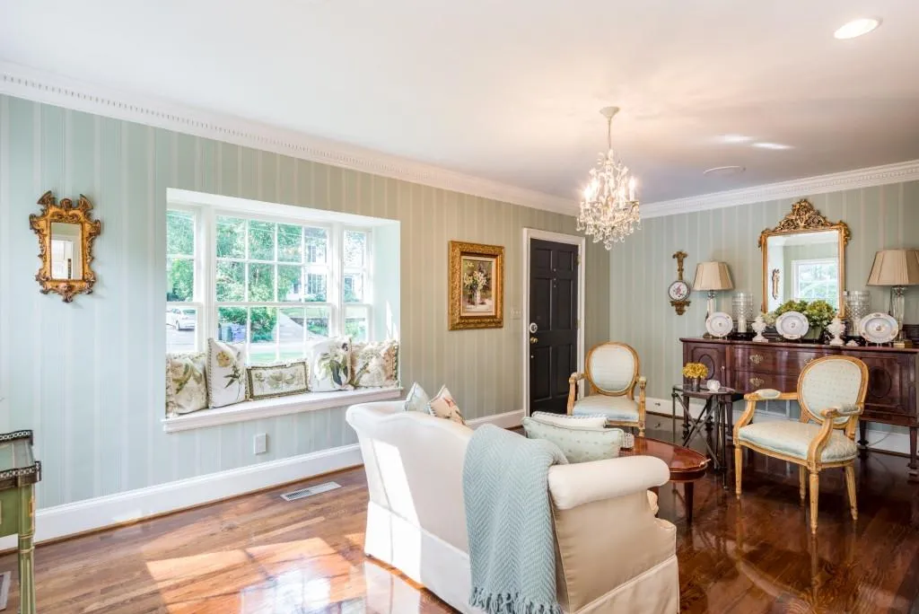 623 Longwood Drive, Atlanta, Georgia 30305, 4 Bedrooms Bedrooms, ,3 BathroomsBathrooms,Residential,Sold,623 Longwood Drive,5910813