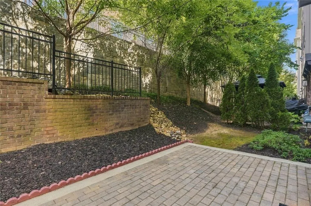 579 Broadview Place Ne, Atlanta, Georgia 30324, 3 Bedrooms Bedrooms, 0 ,3 BathroomsBathrooms,Residential,For Sale,579 Broadview Place Ne,7847316