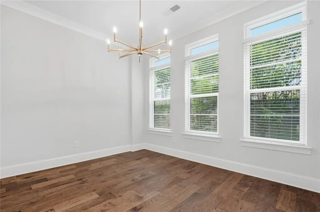 579 Broadview Place Ne, Atlanta, Georgia 30324, 3 Bedrooms Bedrooms, 0 ,3 BathroomsBathrooms,Residential,For Sale,579 Broadview Place Ne,7847316