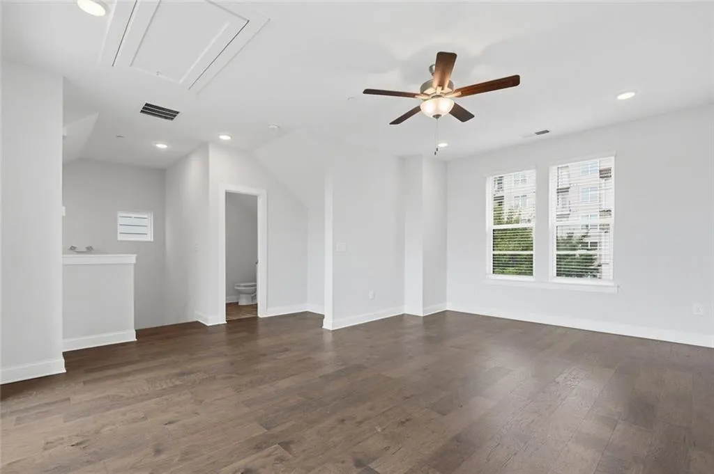579 Broadview Place Ne, Atlanta, Georgia 30324, 3 Bedrooms Bedrooms, 0 ,3 BathroomsBathrooms,Residential,For Sale,579 Broadview Place Ne,7847316
