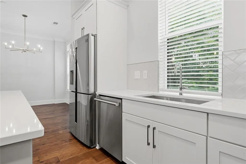 579 Broadview Place Ne, Atlanta, Georgia 30324, 3 Bedrooms Bedrooms, 0 ,3 BathroomsBathrooms,Residential,For Sale,579 Broadview Place Ne,7847316