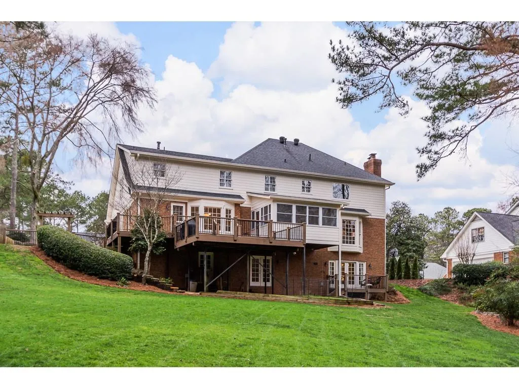 7675 Brigham Drive, Sandy Springs, Georgia 30350, 5 Bedrooms Bedrooms, ,4 BathroomsBathrooms,Residential,Sold,7675 Brigham Drive,6678397