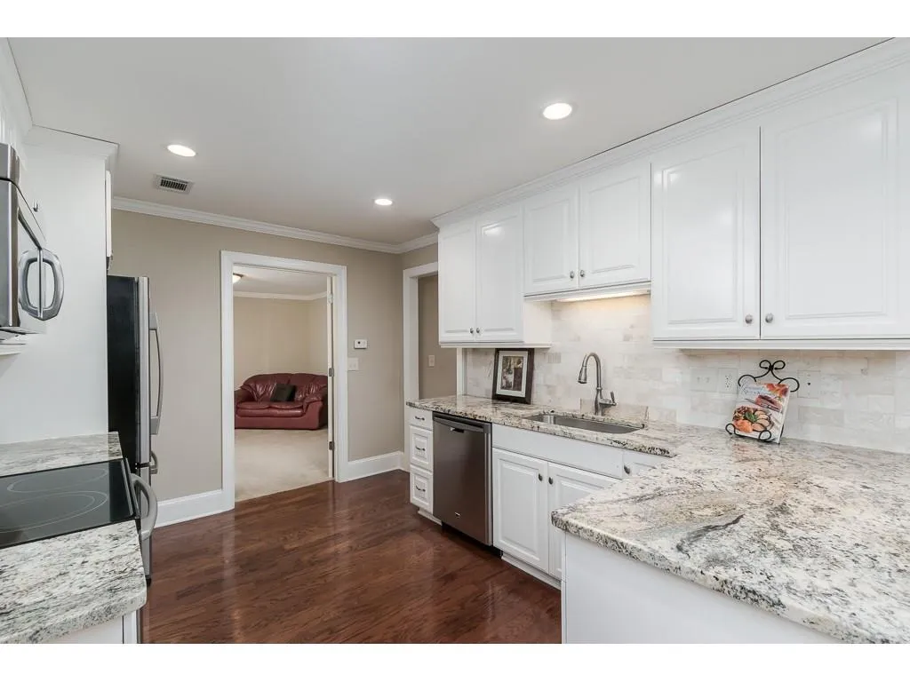 7675 Brigham Drive, Sandy Springs, Georgia 30350, 5 Bedrooms Bedrooms, ,4 BathroomsBathrooms,Residential,Sold,7675 Brigham Drive,6678397
