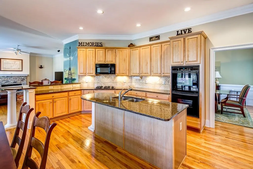 475 Wembley Circle, Sandy Springs, Georgia 30328, 4 Bedrooms Bedrooms, ,4 BathroomsBathrooms,Residential,Sold,475 Wembley Circle,5689291