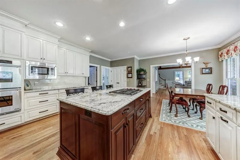 7565 Bridgegate Court, Sandy Springs, Georgia 30350, 4 Bedrooms Bedrooms, ,4 BathroomsBathrooms,Residential,Sold,7565 Bridgegate Court,6633560