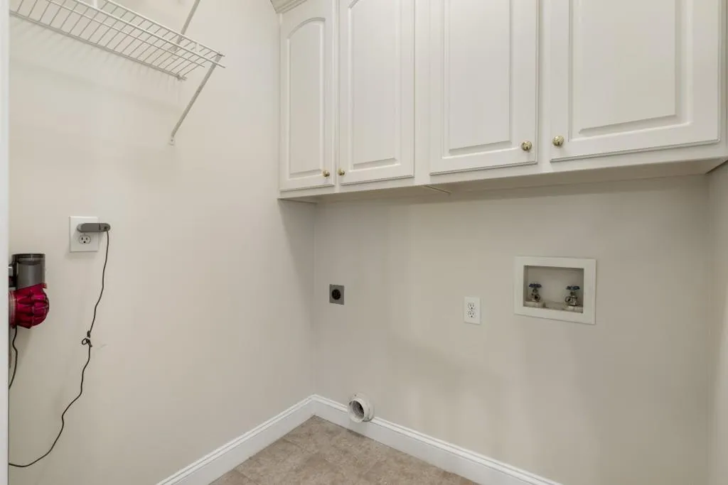 915 Roberts Landing Cove, Sandy Springs, Georgia 30350, 4 Bedrooms Bedrooms, ,3 BathroomsBathrooms,Residential,Sold,915 Roberts Landing Cove,7455098