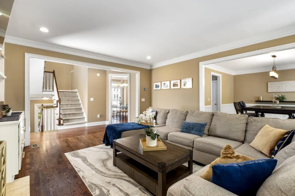 915 Roberts Landing Cove, Sandy Springs, Georgia 30350, 4 Bedrooms Bedrooms, ,3 BathroomsBathrooms,Residential,Sold,915 Roberts Landing Cove,7455098