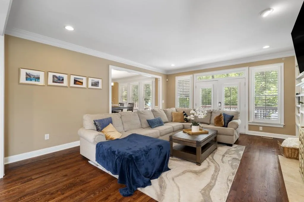 915 Roberts Landing Cove, Sandy Springs, Georgia 30350, 4 Bedrooms Bedrooms, ,3 BathroomsBathrooms,Residential,Sold,915 Roberts Landing Cove,7455098