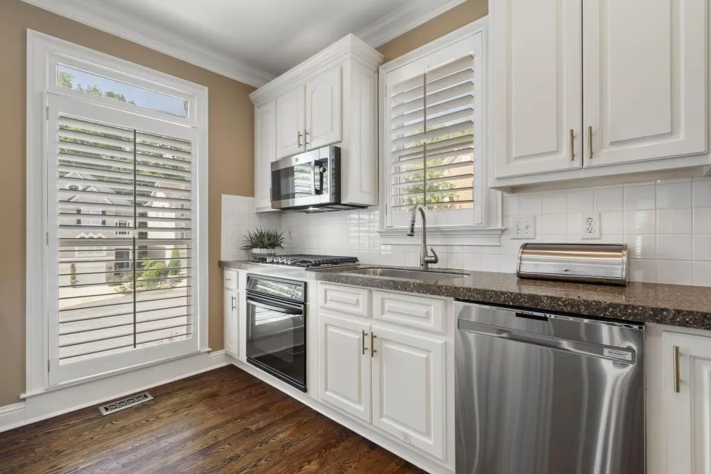 915 Roberts Landing Cove, Sandy Springs, Georgia 30350, 4 Bedrooms Bedrooms, ,3 BathroomsBathrooms,Residential,Sold,915 Roberts Landing Cove,7455098