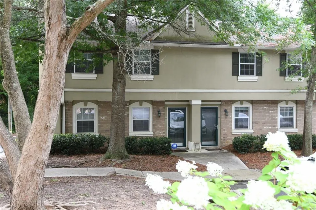 6900 Roswell Road Unit O2, Atlanta, Georgia 30328, 3 Bedrooms Bedrooms, ,2 BathroomsBathrooms,Residential,Sold,6900 Roswell Road Unit O2,6051367