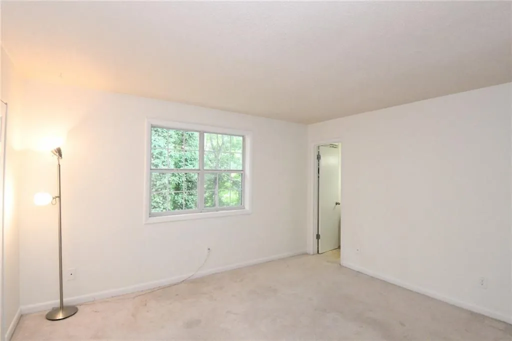 6900 Roswell Road Unit O2, Atlanta, Georgia 30328, 3 Bedrooms Bedrooms, ,2 BathroomsBathrooms,Residential,Sold,6900 Roswell Road Unit O2,6051367