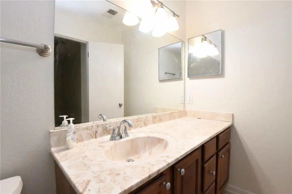 6900 Roswell Road Unit O2, Atlanta, Georgia 30328, 3 Bedrooms Bedrooms, ,2 BathroomsBathrooms,Residential,Sold,6900 Roswell Road Unit O2,6051367