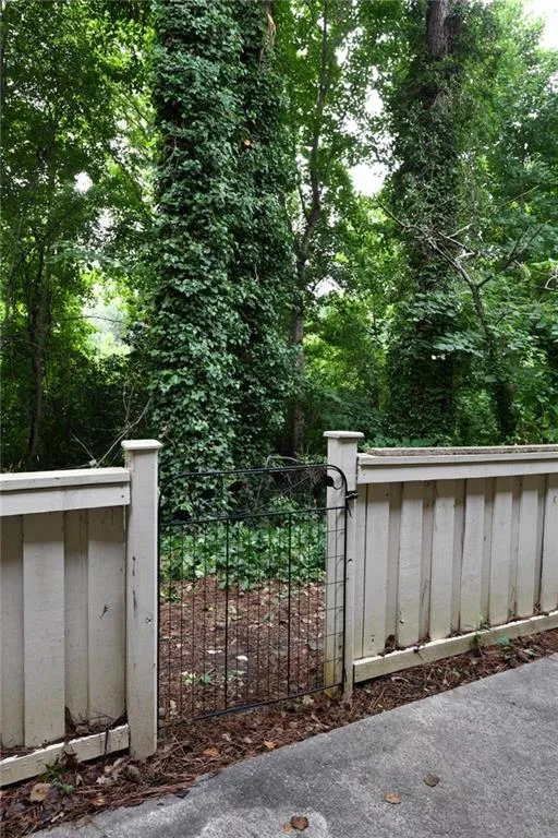 6900 Roswell Road Unit O2, Atlanta, Georgia 30328, 3 Bedrooms Bedrooms, ,2 BathroomsBathrooms,Residential,Sold,6900 Roswell Road Unit O2,6051367