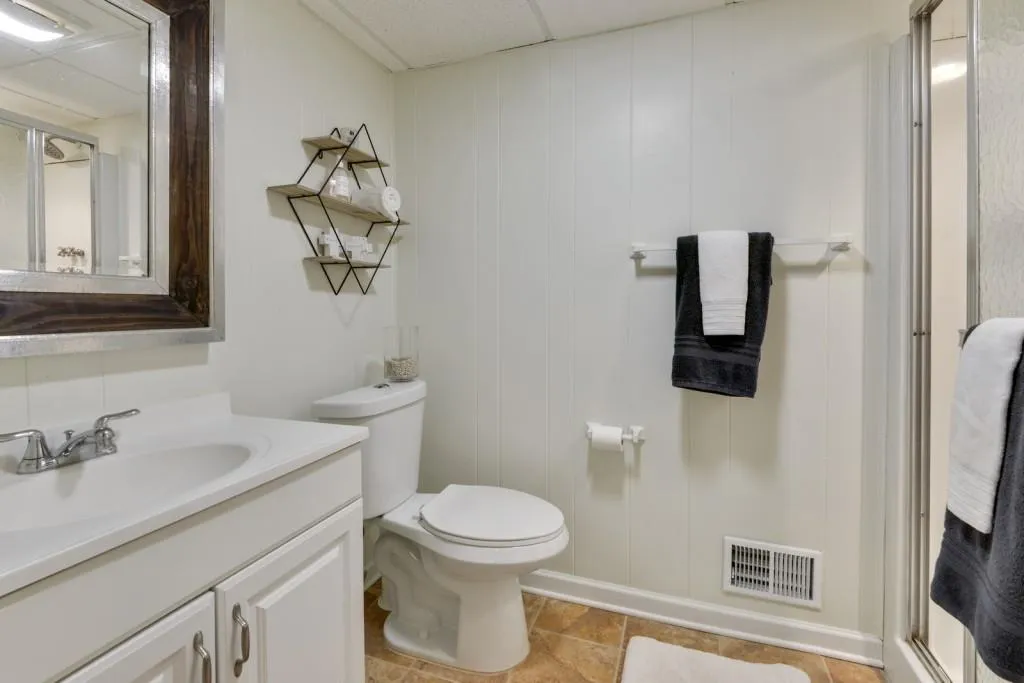 244 Devonwood Drive, Sandy Springs, Georgia 30328, 3 Bedrooms Bedrooms, ,3 BathroomsBathrooms,Residential,Sold,244 Devonwood Drive,6841545