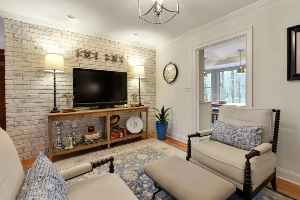 244 Devonwood Drive, Sandy Springs, Georgia 30328, 3 Bedrooms Bedrooms, ,3 BathroomsBathrooms,Residential,Sold,244 Devonwood Drive,6841545