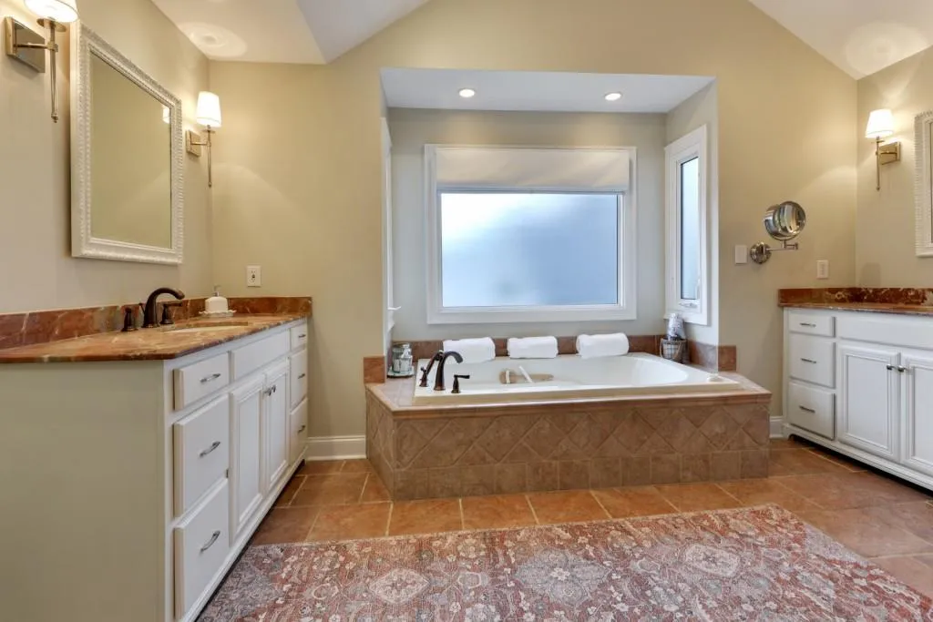 244 Devonwood Drive, Sandy Springs, Georgia 30328, 3 Bedrooms Bedrooms, ,3 BathroomsBathrooms,Residential,Sold,244 Devonwood Drive,6841545