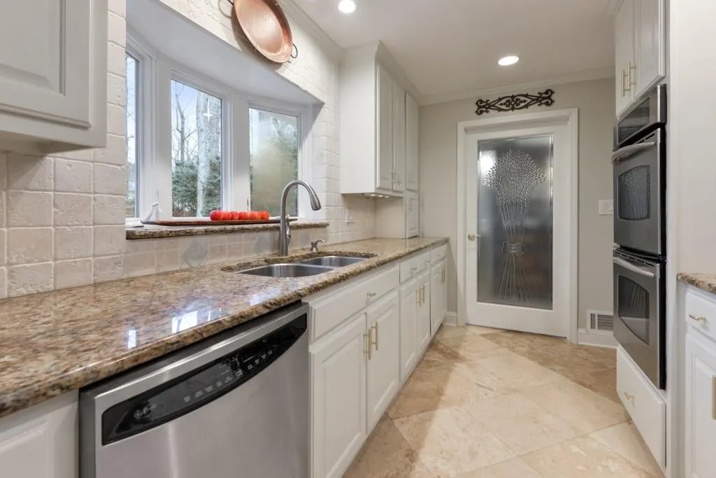 244 Devonwood Drive, Sandy Springs, Georgia 30328, 3 Bedrooms Bedrooms, ,3 BathroomsBathrooms,Residential,Sold,244 Devonwood Drive,6841545