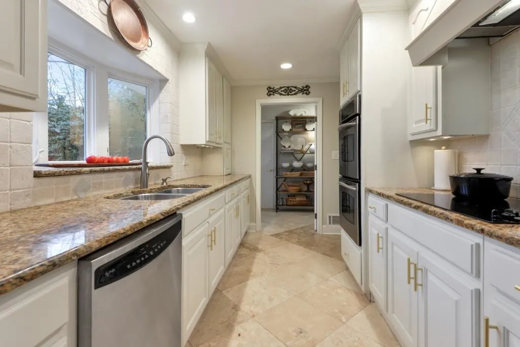 244 Devonwood Drive, Sandy Springs, Georgia 30328, 3 Bedrooms Bedrooms, ,3 BathroomsBathrooms,Residential,Sold,244 Devonwood Drive,6841545