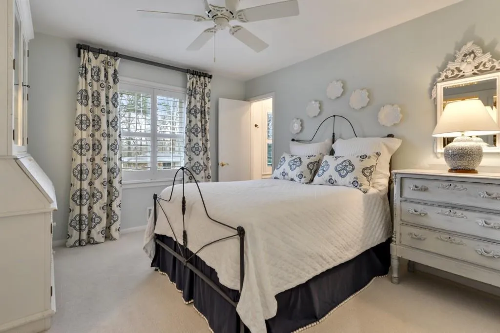 244 Devonwood Drive, Sandy Springs, Georgia 30328, 3 Bedrooms Bedrooms, ,3 BathroomsBathrooms,Residential,Sold,244 Devonwood Drive,6841545