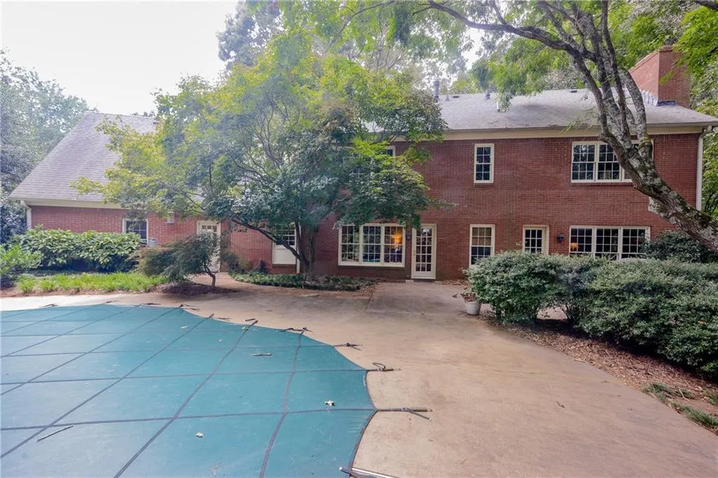 9125 Huntcliff Trace, Atlanta, Georgia 30350, 6 Bedrooms Bedrooms, ,5 BathroomsBathrooms,Residential,Sold,9125 Huntcliff Trace,5745990