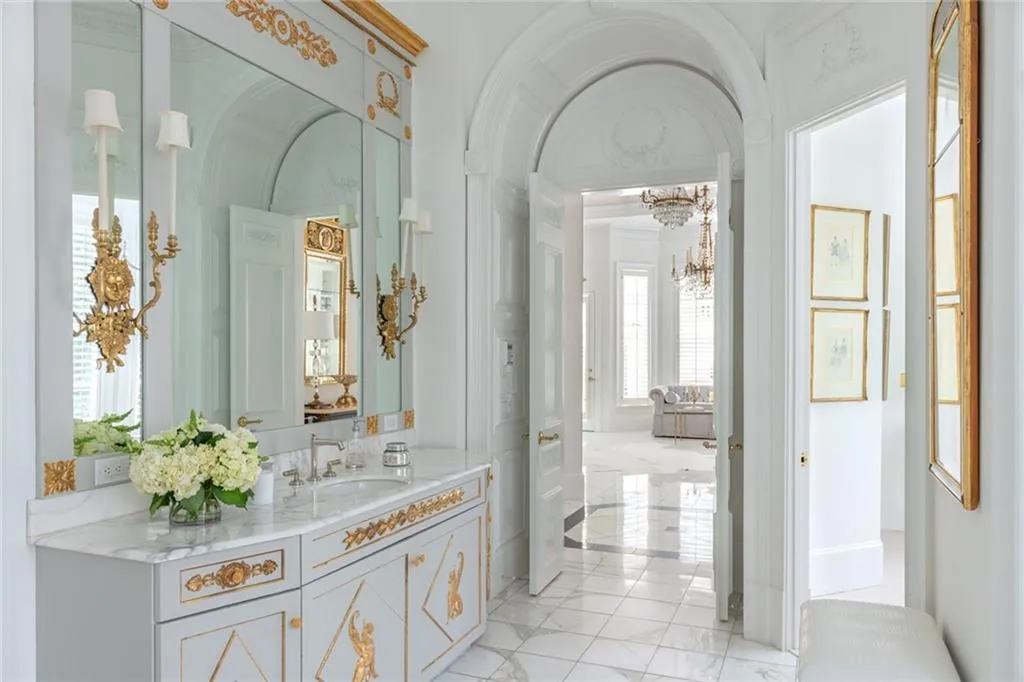 4670 Northside Drive, Atlanta, Georgia 30327, 6 Bedrooms Bedrooms, ,6 BathroomsBathrooms,Residential,Sold,4670 Northside Drive,7085822