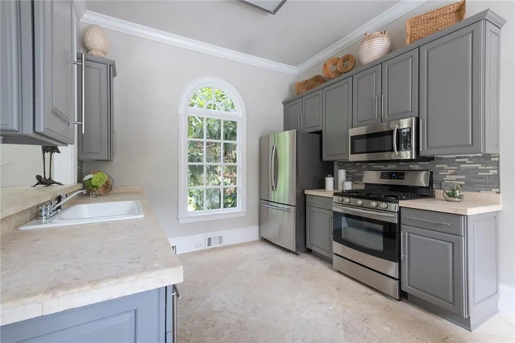 4670 Northside Drive, Atlanta, Georgia 30327, 6 Bedrooms Bedrooms, ,6 BathroomsBathrooms,Residential,Sold,4670 Northside Drive,7085822