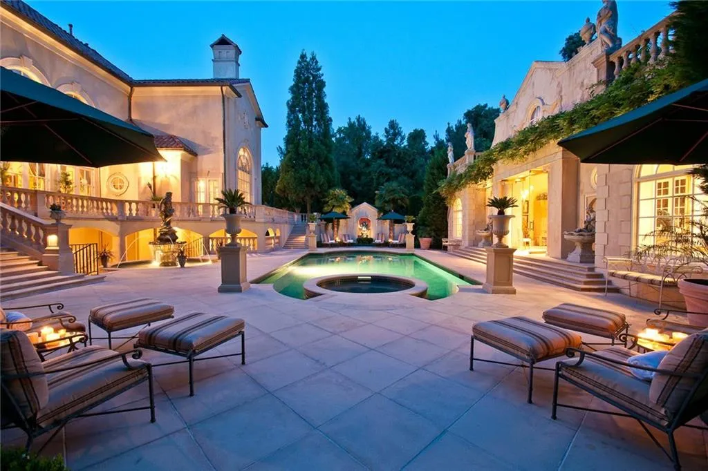 4670 Northside Drive, Atlanta, Georgia 30327, 6 Bedrooms Bedrooms, ,6 BathroomsBathrooms,Residential,Sold,4670 Northside Drive,7085822